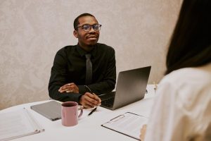 black-hr-specialist-